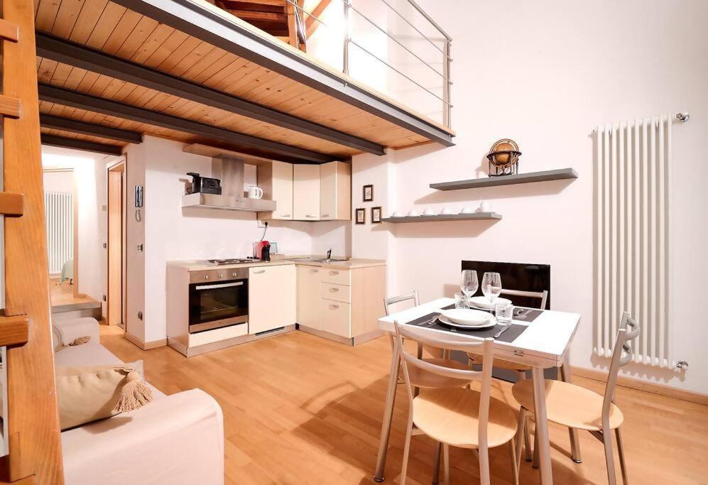 Johnny Suites Bergamo Alta Exterior photo