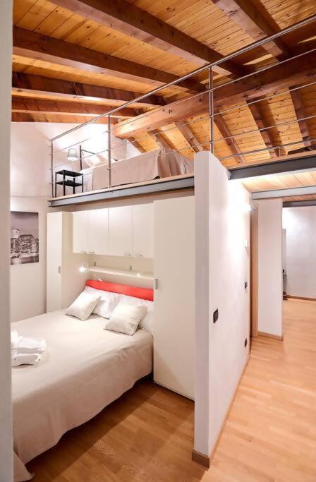 Johnny Suites Bergamo Alta Room photo