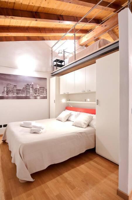 Johnny Suites Bergamo Alta Room photo