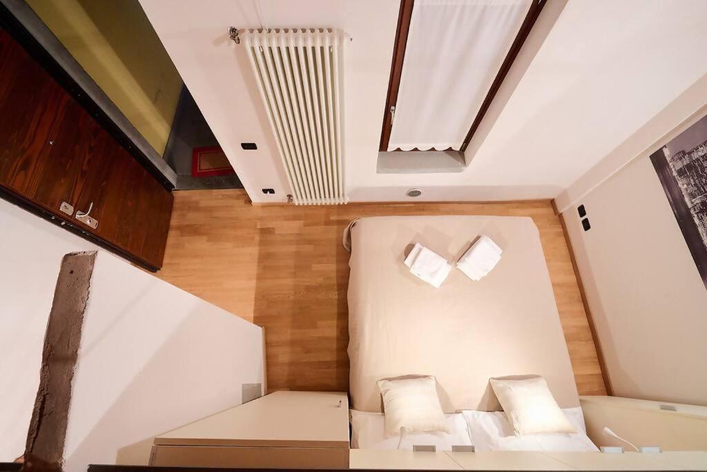 Johnny Suites Bergamo Alta Room photo