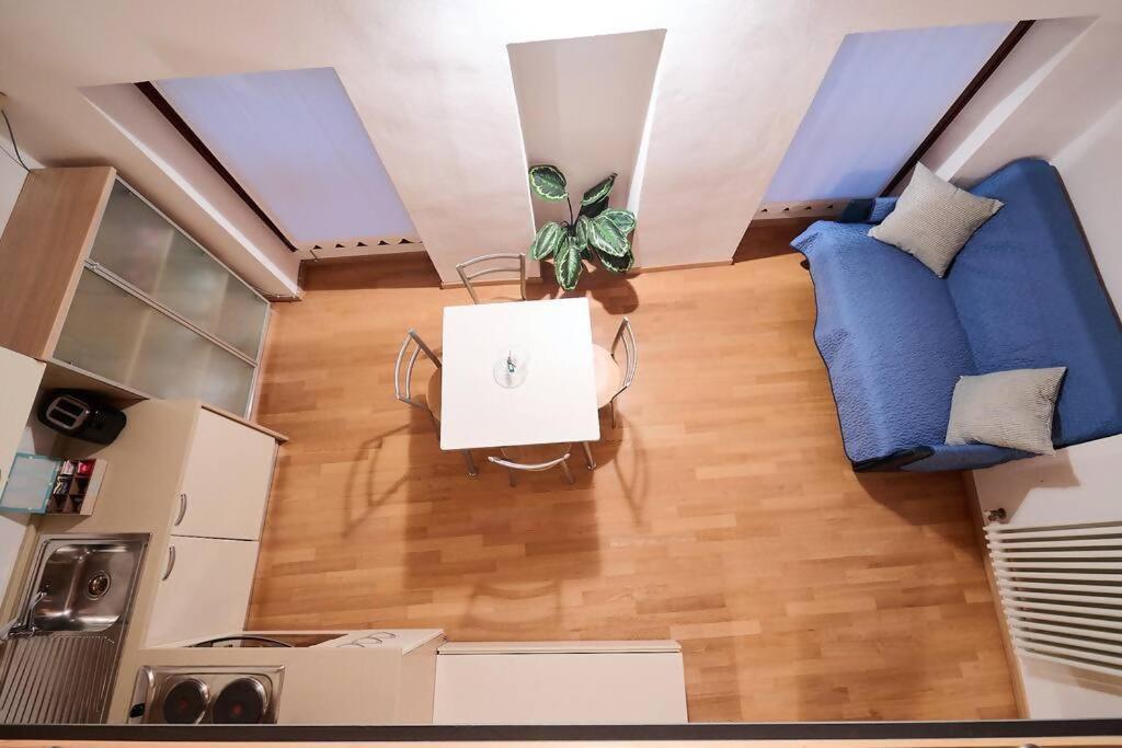 Johnny Suites Bergamo Alta Room photo