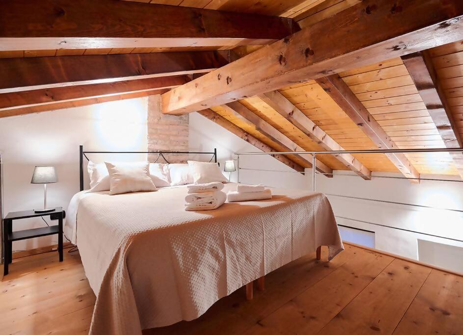 Johnny Suites Bergamo Alta Room photo